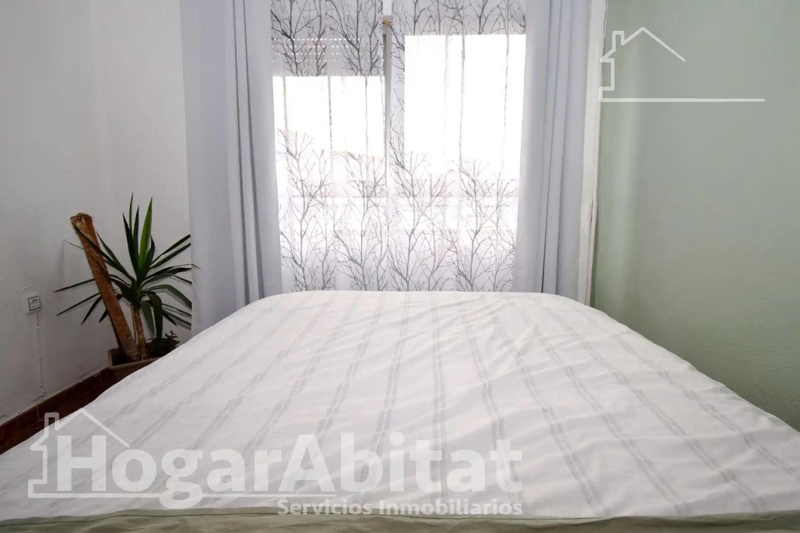 Bedroom of Flat for sale in Valencia