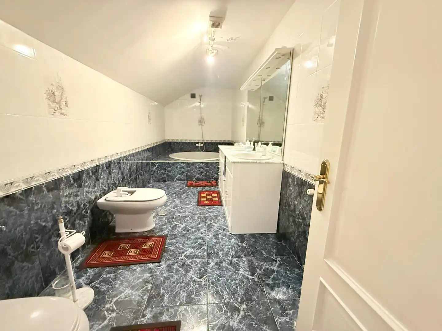 Baño de Casa o chalet en venta en Boadilla del Monte con Aire acondicionado, Calefacción y Piscina