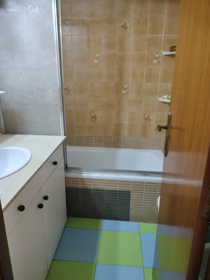 Bany de Pis en venda en El Prat de Llobregat amb Aire condicionat, Calefacció i Parquet