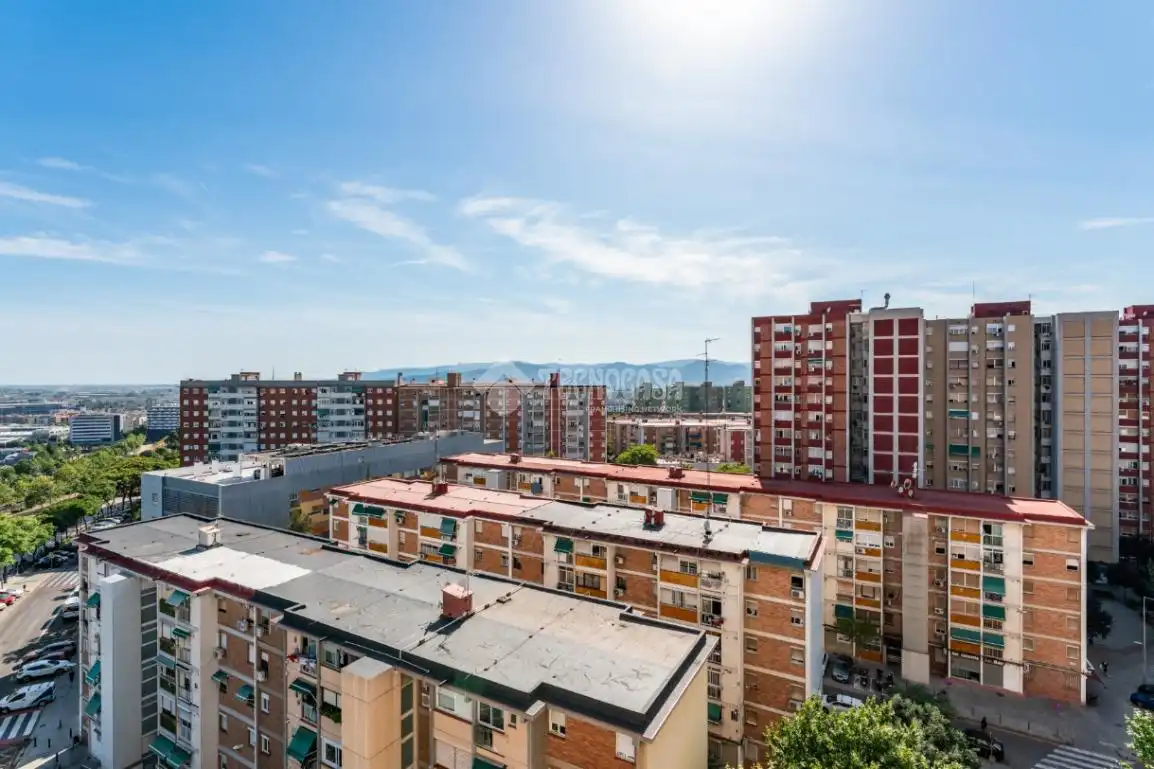 Exterior view of Flat for sale in Cornellà de Llobregat  with Air Conditioner