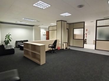 Oficina con ascensor en venta en Calle de la Marina