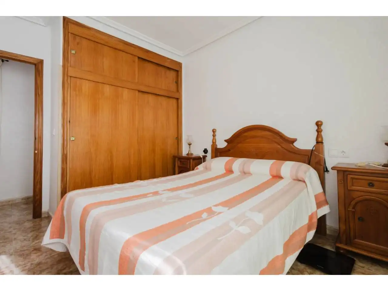 Habitación de Apartamento en venta en Torrevieja con Aire acondicionado, Calefacción y Terraza