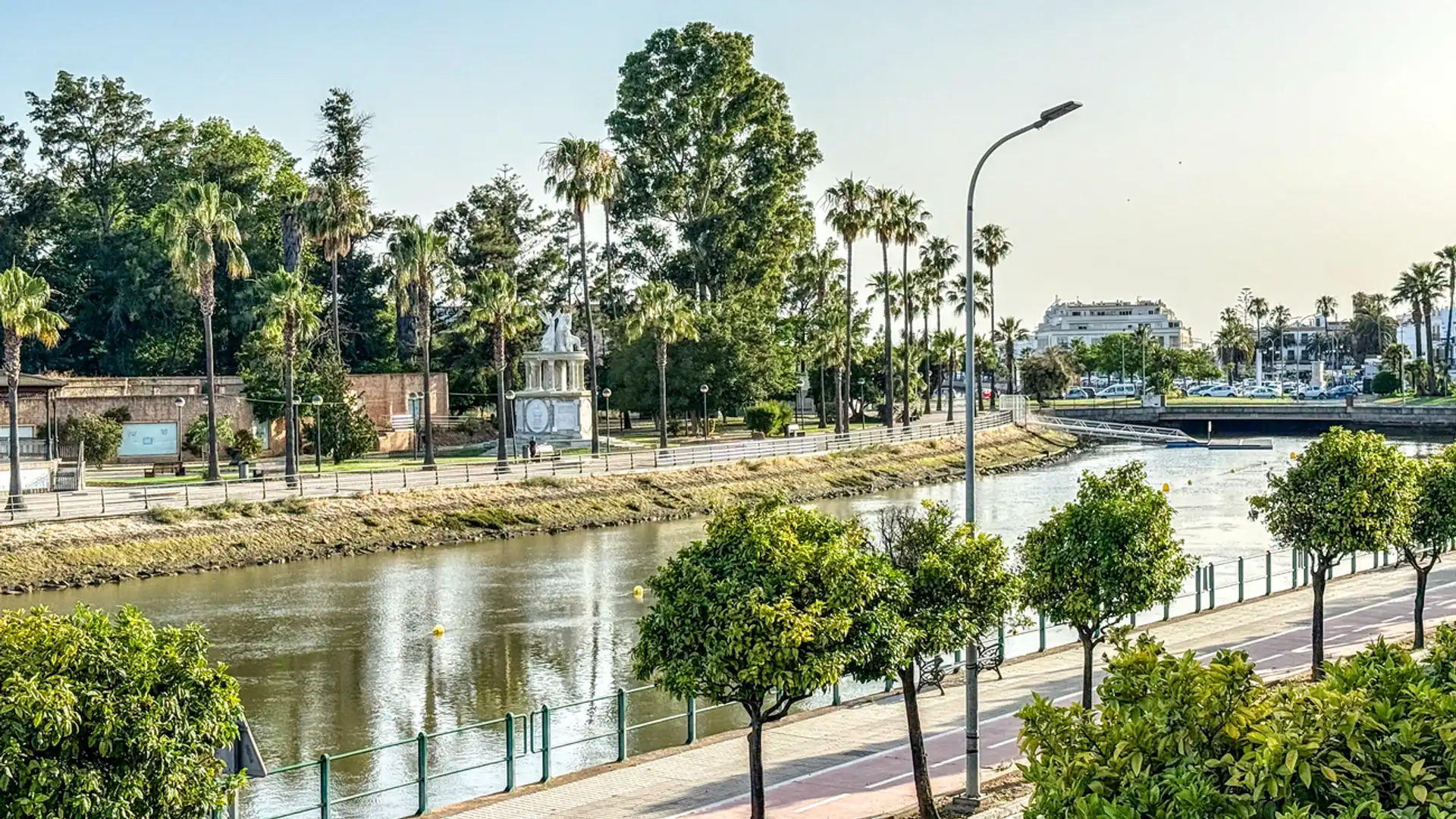 Vista exterior de Pis en venda en Ayamonte amb Terrassa, Moblat i Balcó