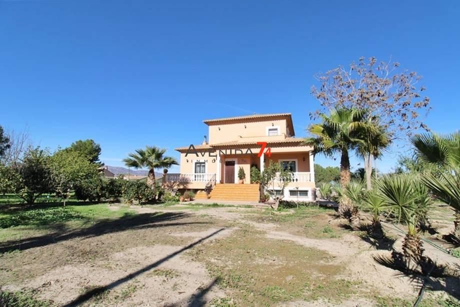 Vista exterior de Casa o xalet en venda en Lorca amb Aire condicionat, Calefacció i Jardí privat