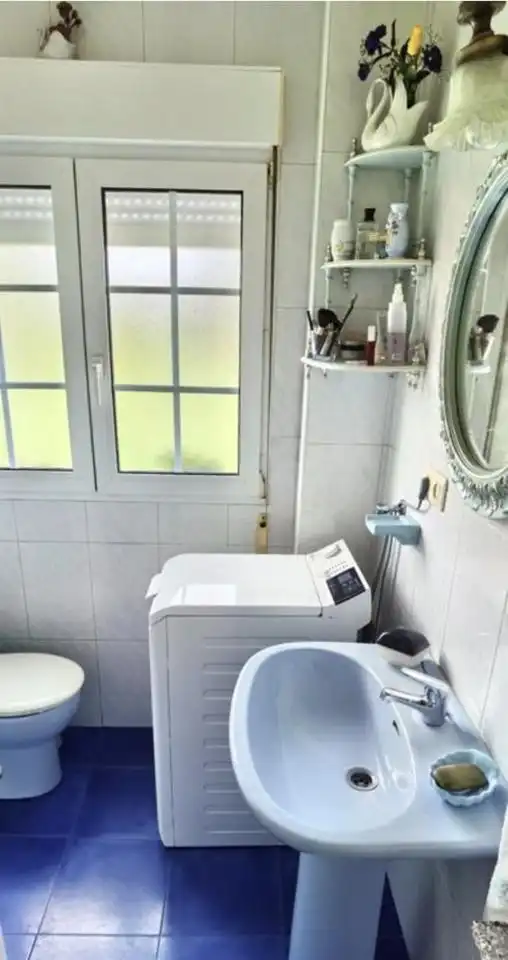 Baño de Finca rústica en venta en Gijón  con Calefacción y Jardín privado