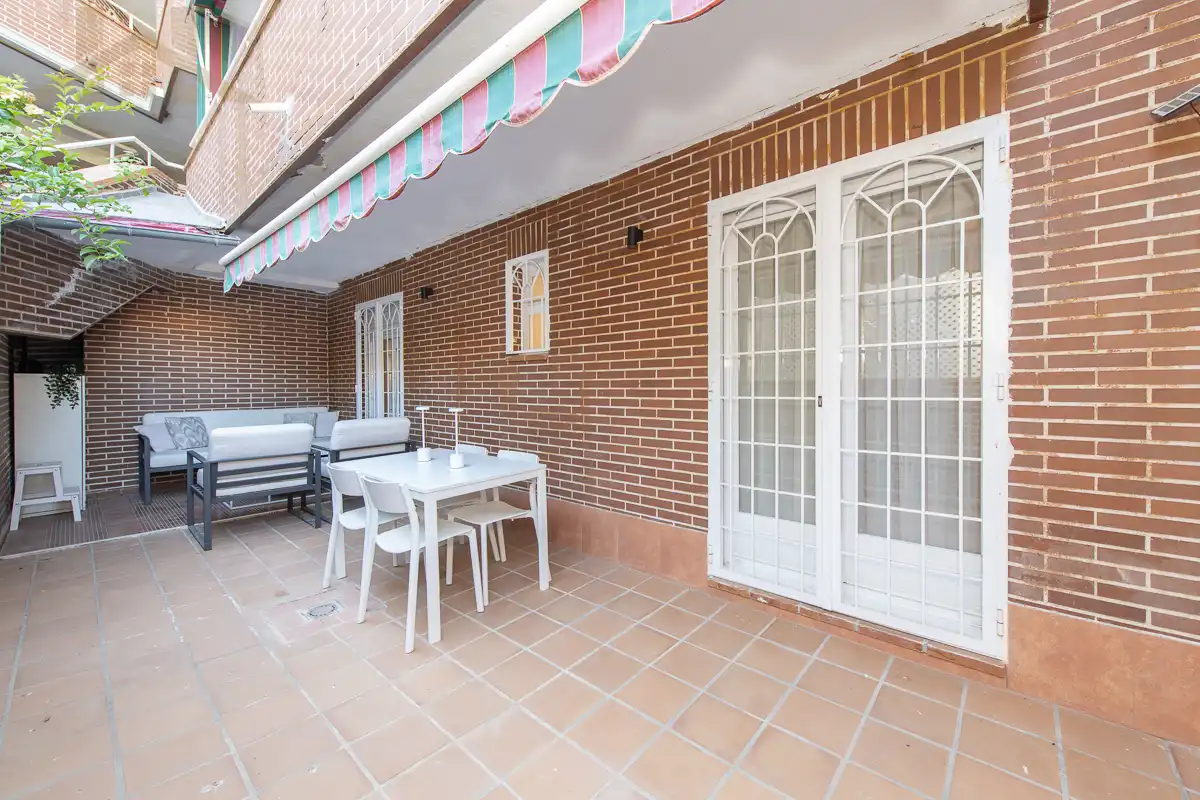 Dúplex amb piscina en venda a Sevilla la Nueva, imagen 2