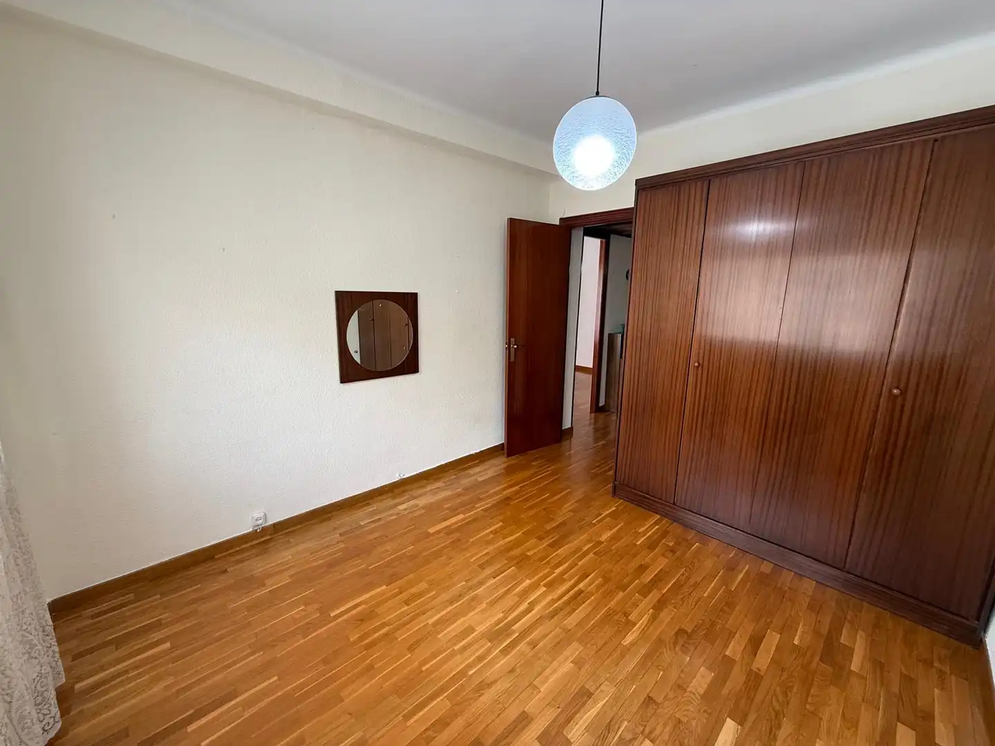 Habitación de Piso en venta en Barcelona con Amueblado y Balcón