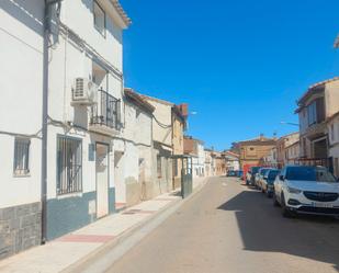 Vista exterior de Casa o xalet en venda en El Burgo de Ebro amb Jardí privat