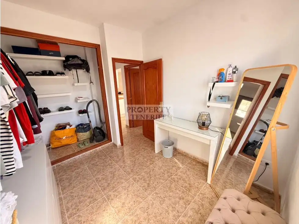 Schlafzimmer von Haus oder Chalet zum Verkauf in Guía de Isora mit Möbliert
