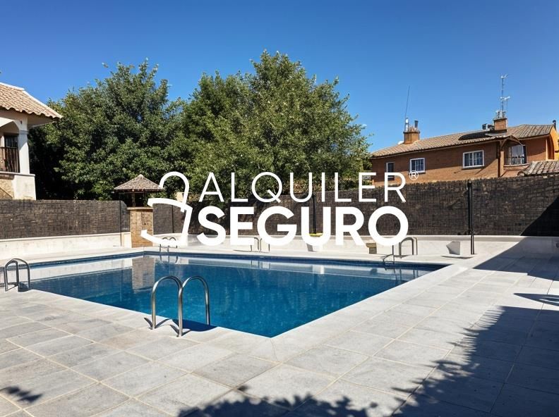 Swimming pool of Flat to rent in Villaviciosa de Odón  with Air Conditioner, Heating and Terrace