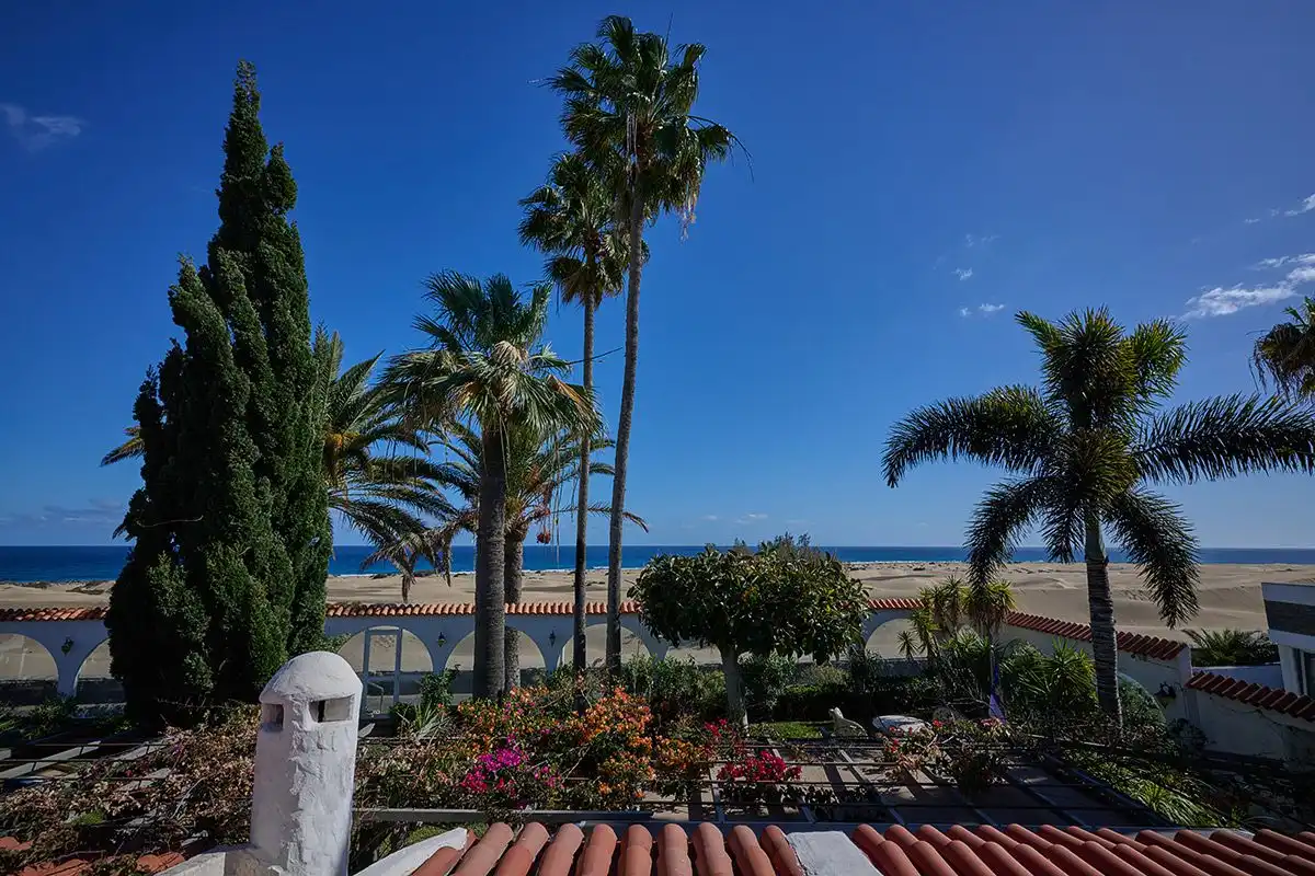 Vista exterior de Casa o chalet en venta en San Bartolomé de Tirajana con Aire acondicionado, Jardín privado y Terraza