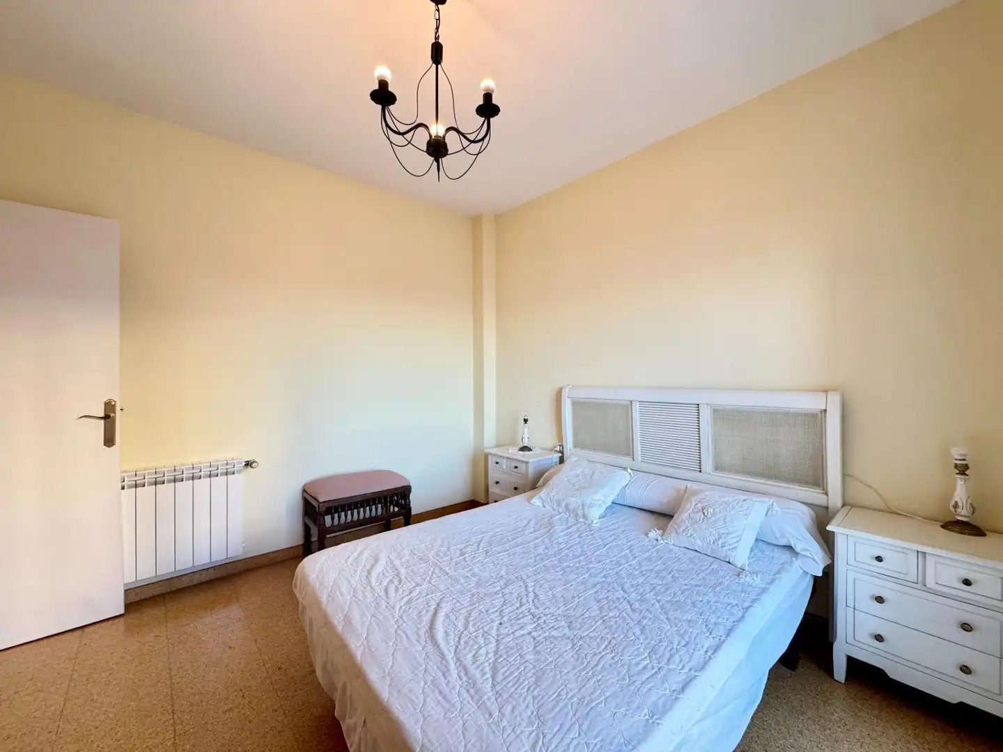 Habitación de Piso en venta en Vilanova de Arousa con Calefacción, Terraza y Amueblado