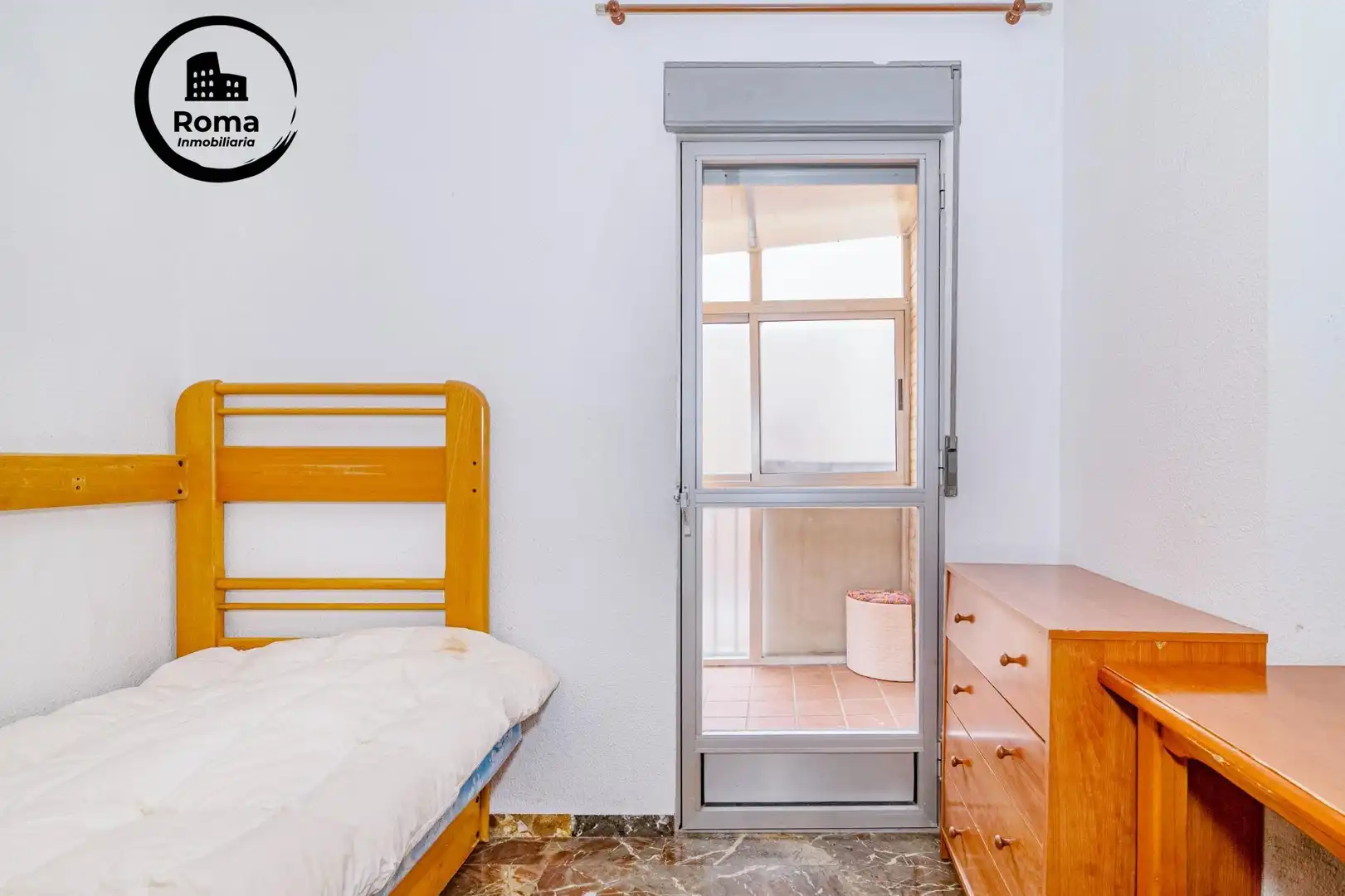 Habitación de Dúplex en venta en Granada con Aire acondicionado, Terraza y Trastero