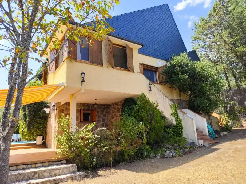 Exterior view of Houses for sale in Miraflores de la Sierra  with Air Conditioner, Heating and Terrace