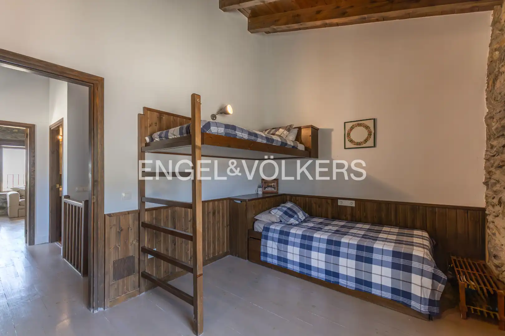Habitación de Casa adosada en venta en Fontanals de Cerdanya con Calefacción, Parquet y Terraza