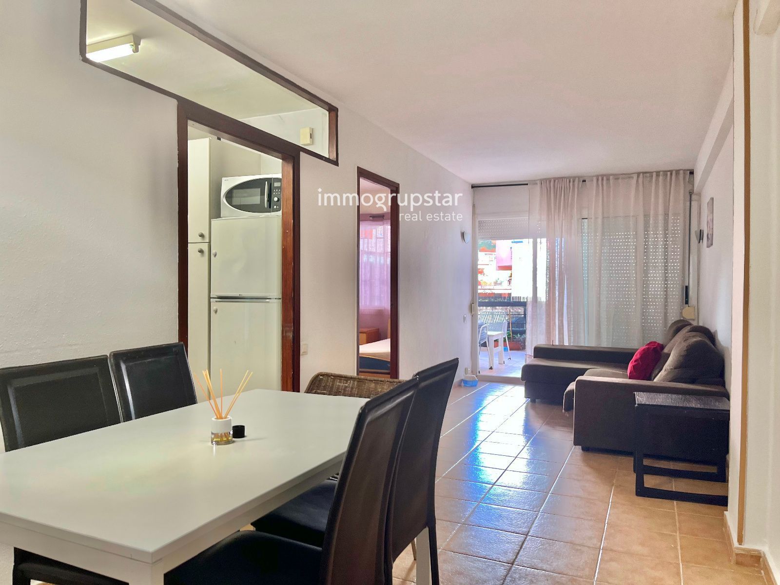 Sala de estar de Apartamento en venta en Castell d'Aro, Platja d'Aro i s'Agaró con Terraza, Amueblado y Horno