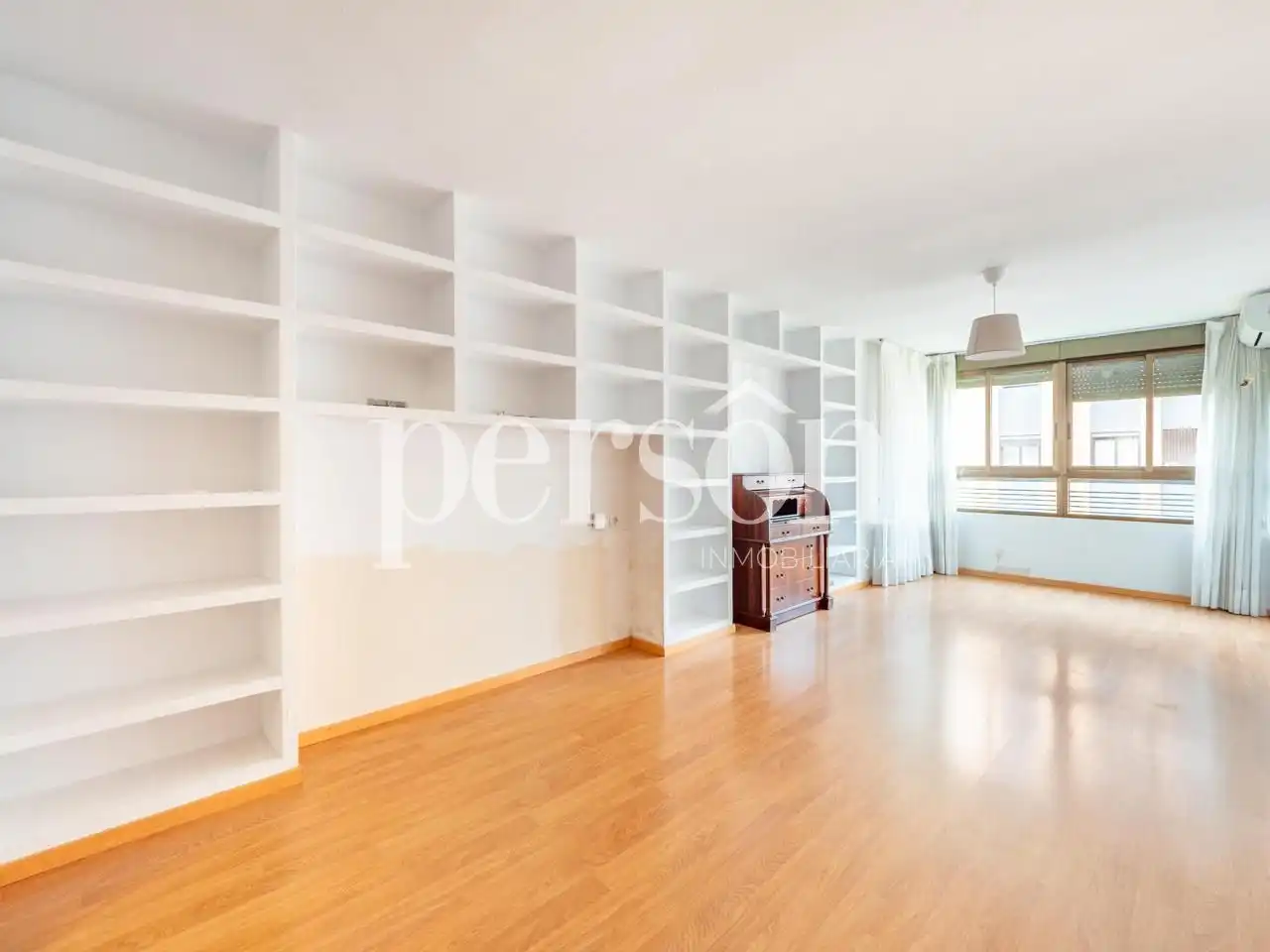 Piso con terraza en venta en El Pla del Real