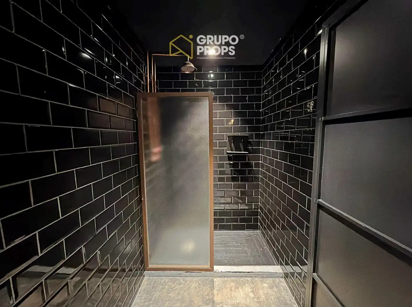 Baño de Local de alquiler en Madrid