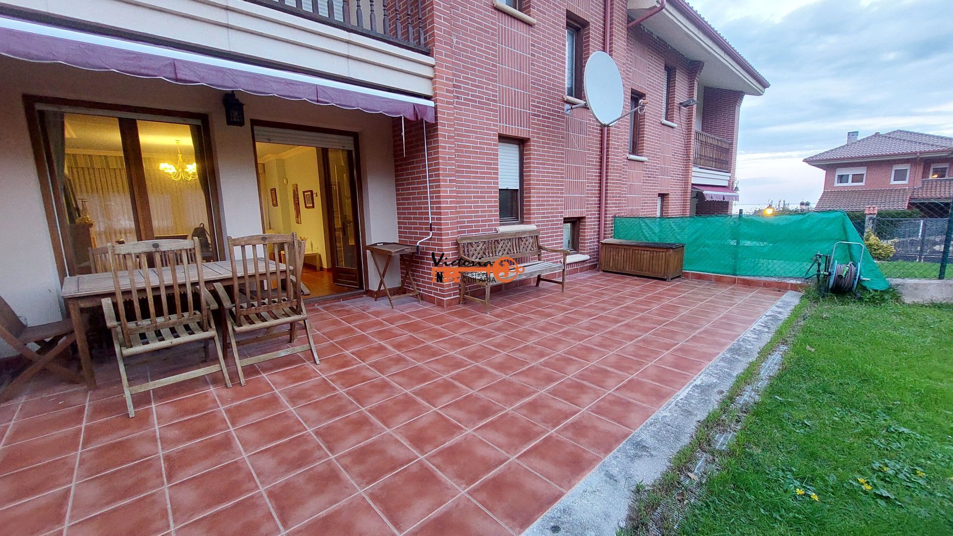Terrassa de Casa adosada en venda en Castro-Urdiales amb Calefacció, Terrassa i Piscina comunitària