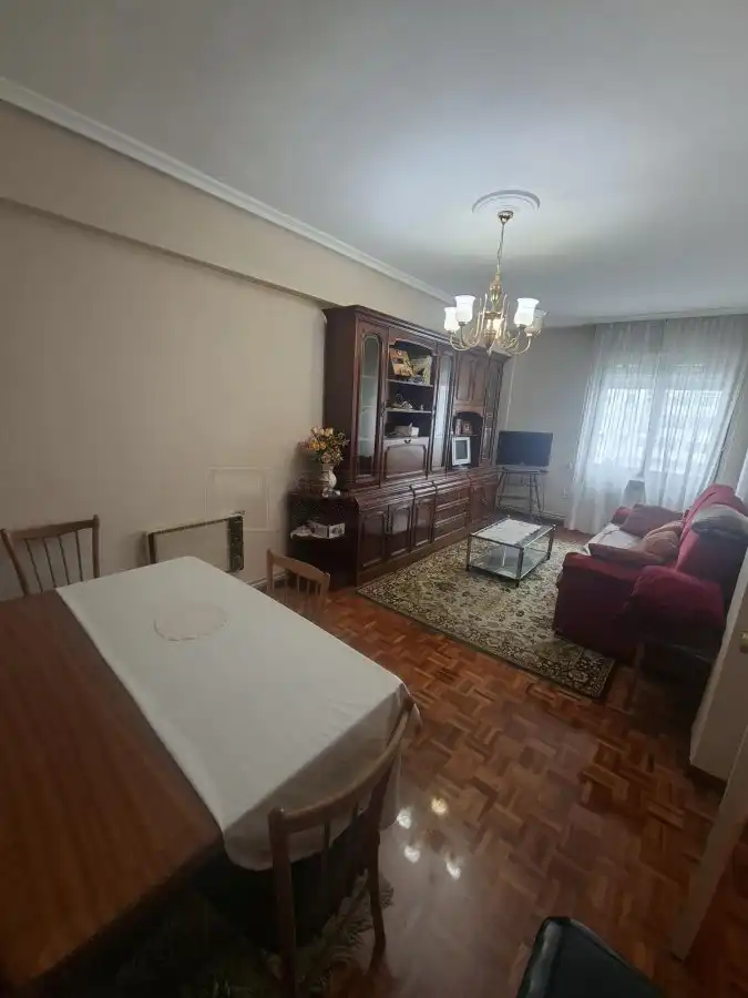 Sala de estar de Piso en venta en Vitoria - Gasteiz con Calefacción, Parquet y Trastero