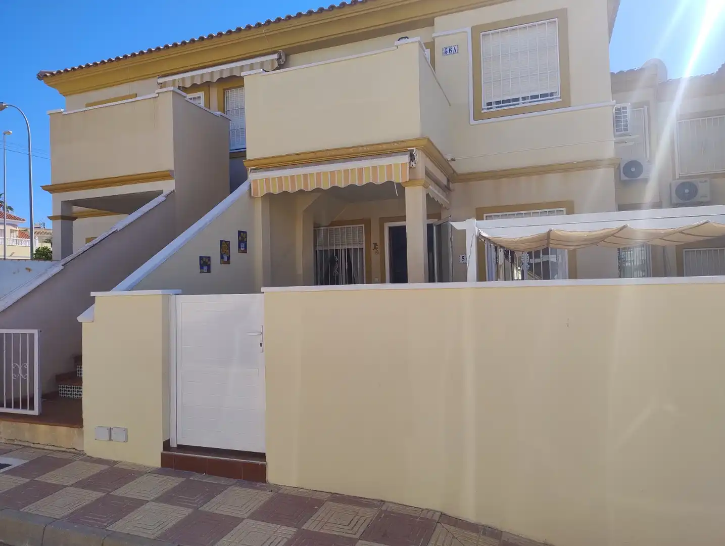 Vista exterior de Casa o xalet en venda en Orihuela amb Piscina