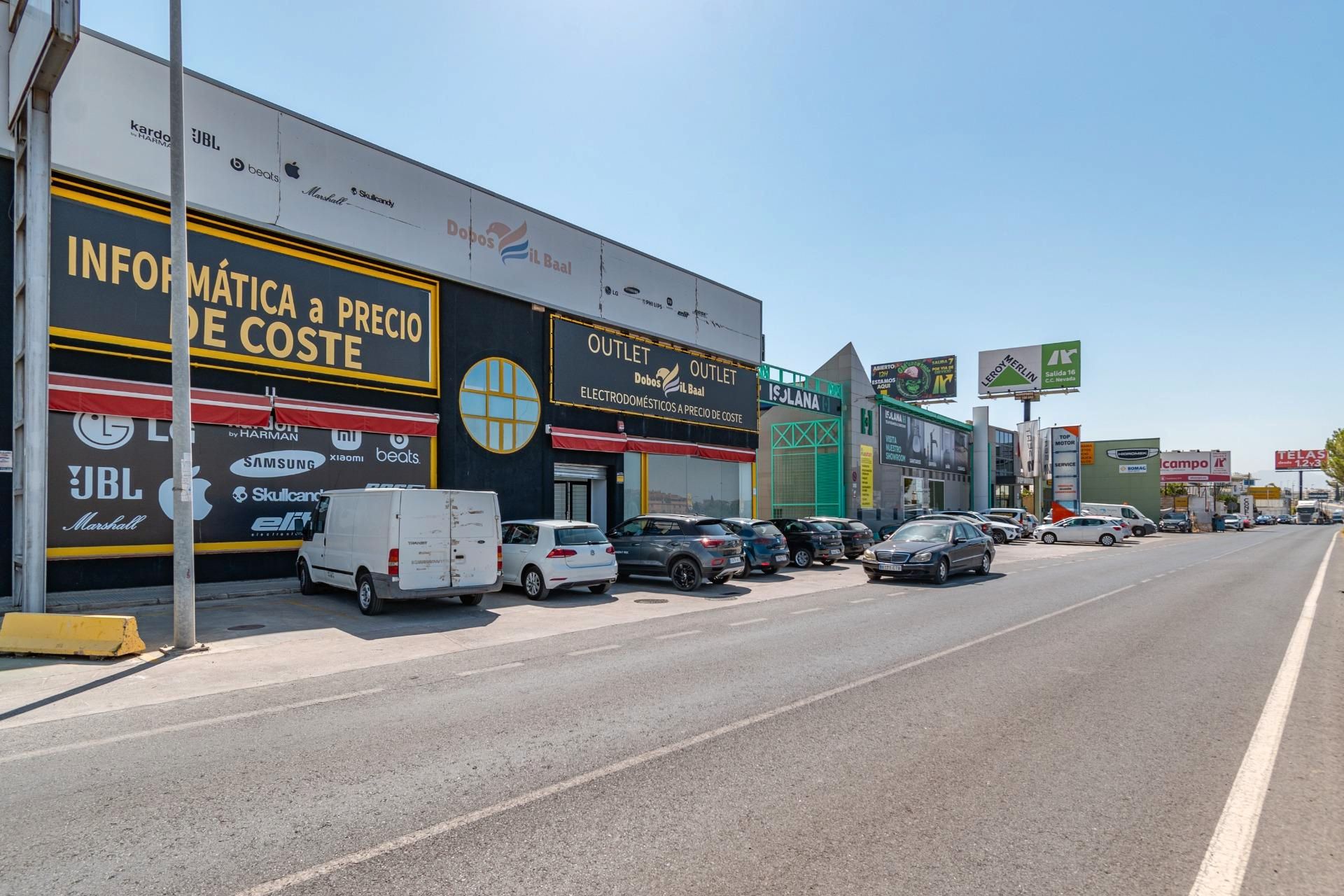 Local en venta en  Granada Capital con Aire acondicionado y Calefacción