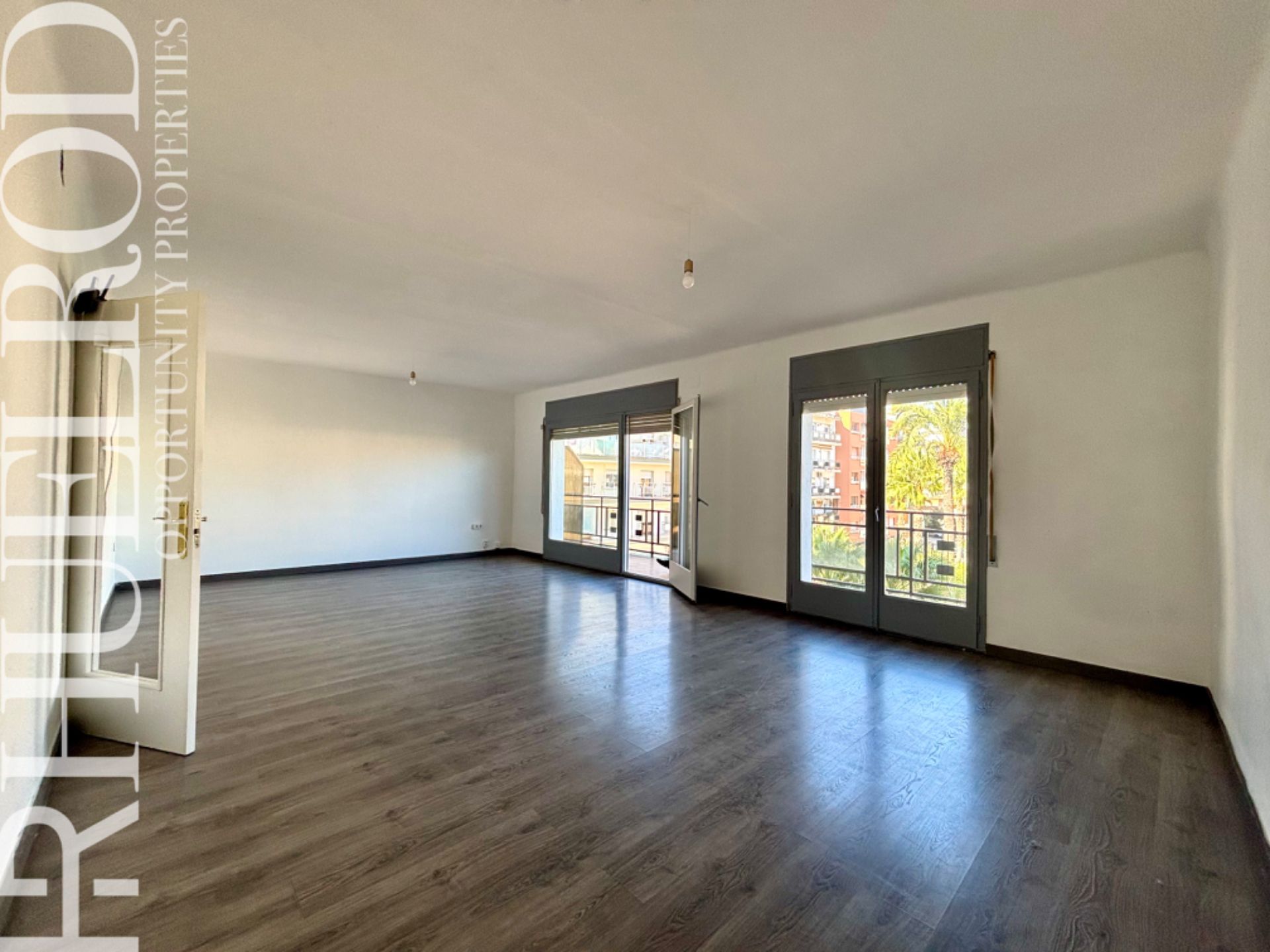 Exterior view of Flat for sale in Pineda de Mar  with Parquet flooring, Oven and Balcony