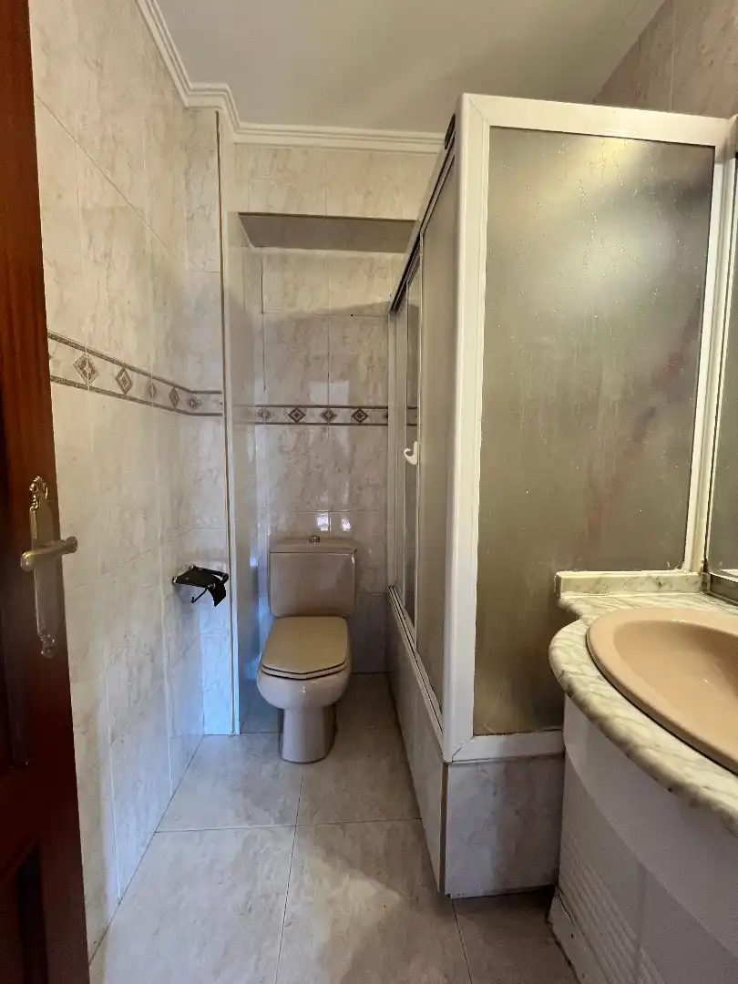 Baño de Piso en venta en Pasaia con Trastero, Amueblado y Lavadora
