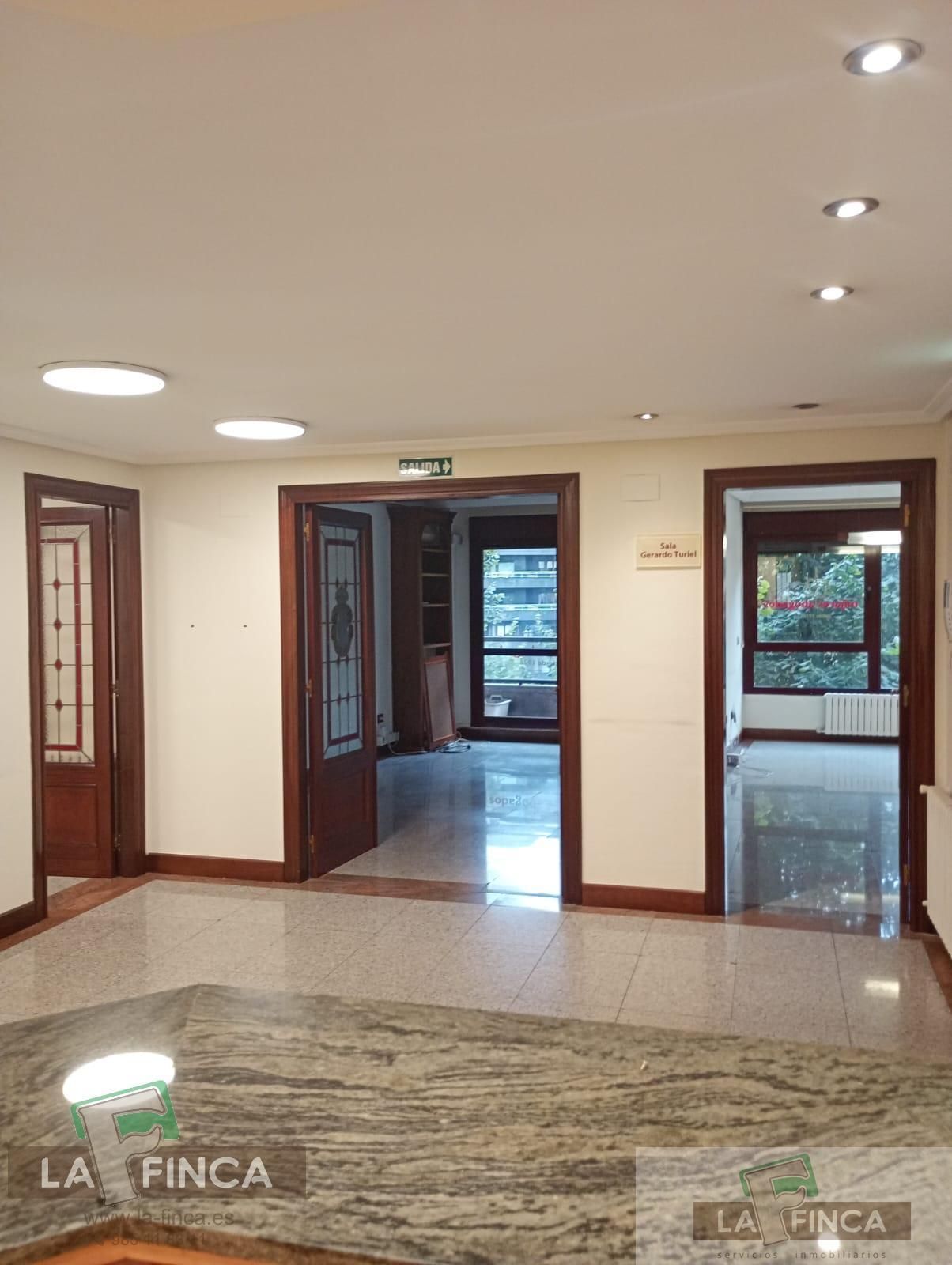 Office to rent in Oviedo   with Terrace