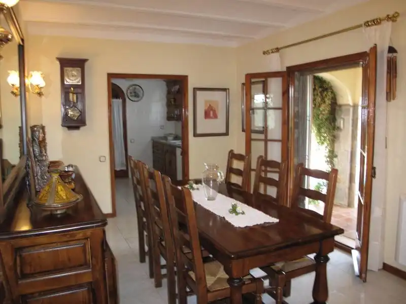 Casa con jardín en venta en Carrer de Zuric 22