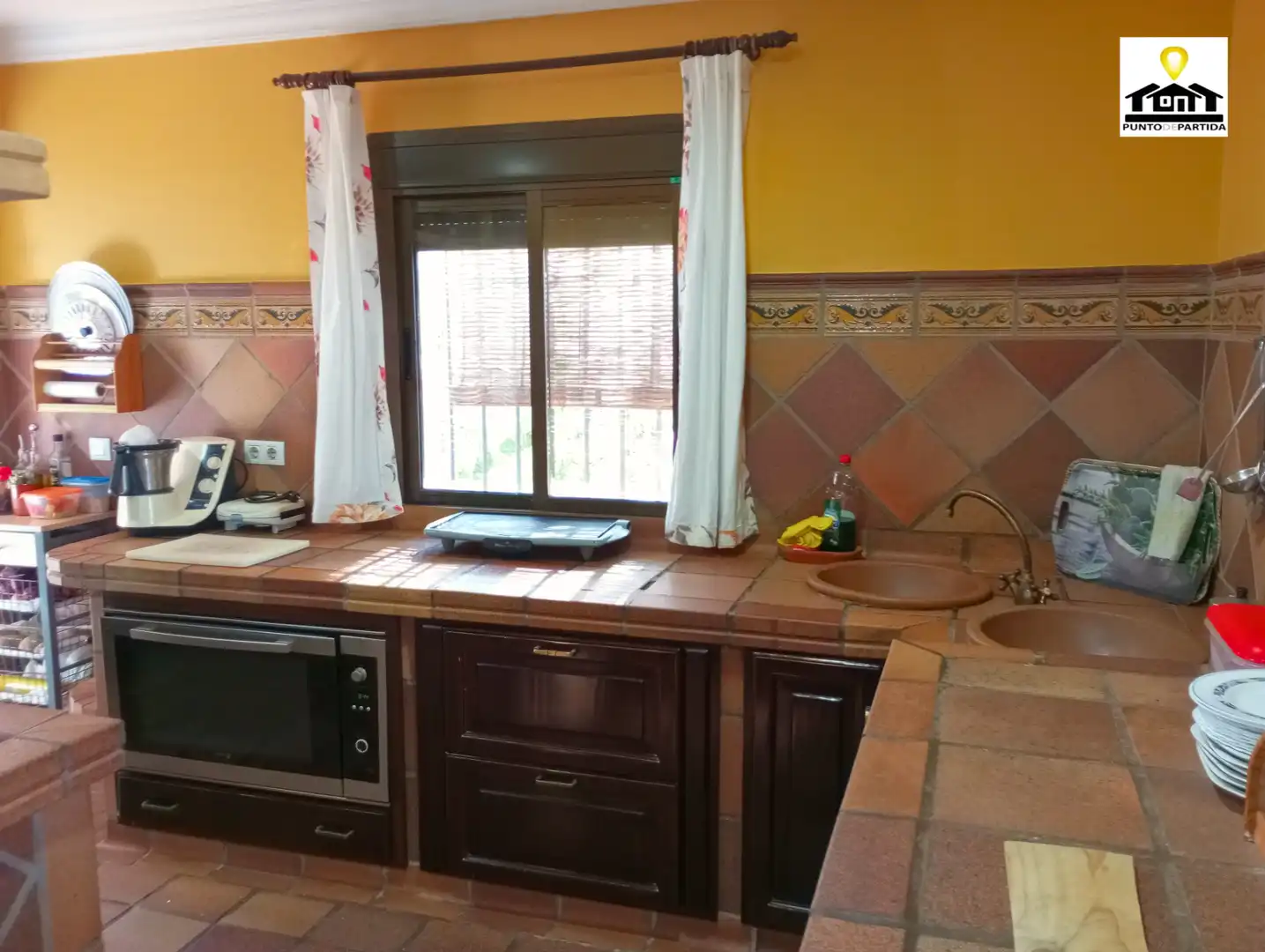 Cocina de Casa o chalet en venta en Carmona con Aire acondicionado, Jardín privado y Terraza