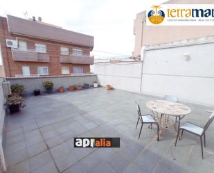 Terrassa de Casa adosada en venda en Cornellà de Llobregat amb Aire condicionat, Calefacció i Jardí privat