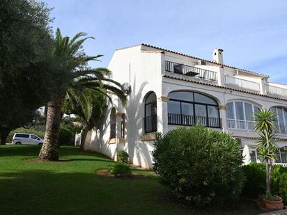 Vista exterior de Casa o xalet en venda en Santa Pola amb Terrassa i Piscina