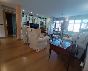 Living room of Flat for sale in  Logroño  with Air Conditioner, Heating and Parquet flooring