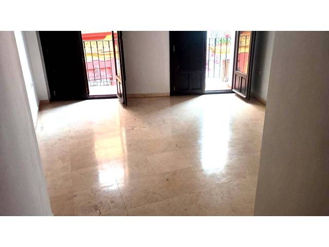 Piso en Venta en Calle Pureza en Triana Casco Antiguo