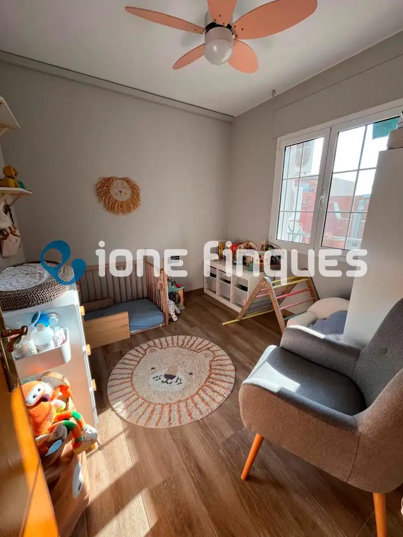 Schlafzimmer von Wohnung zum Verkauf in Terrassa mit Heizung, Balkon und Internet