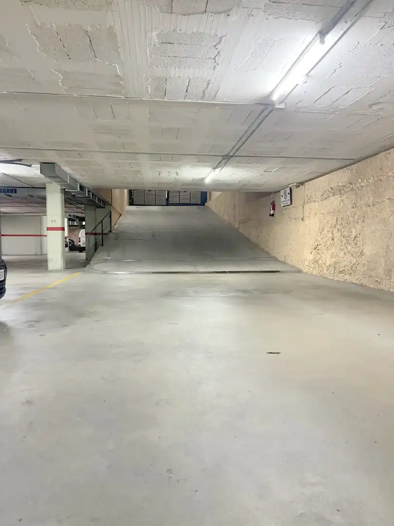 Parking de Piso de alquiler en Mataró con Aire acondicionado, Calefacción y Parquet