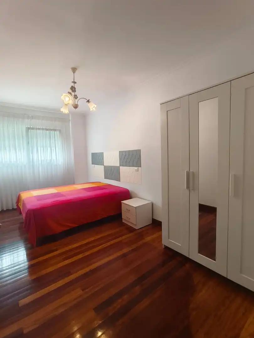 Schlafzimmer von Wohnung zur Miete in Entrambasaguas mit Heizung, Privatgarten und Parkett