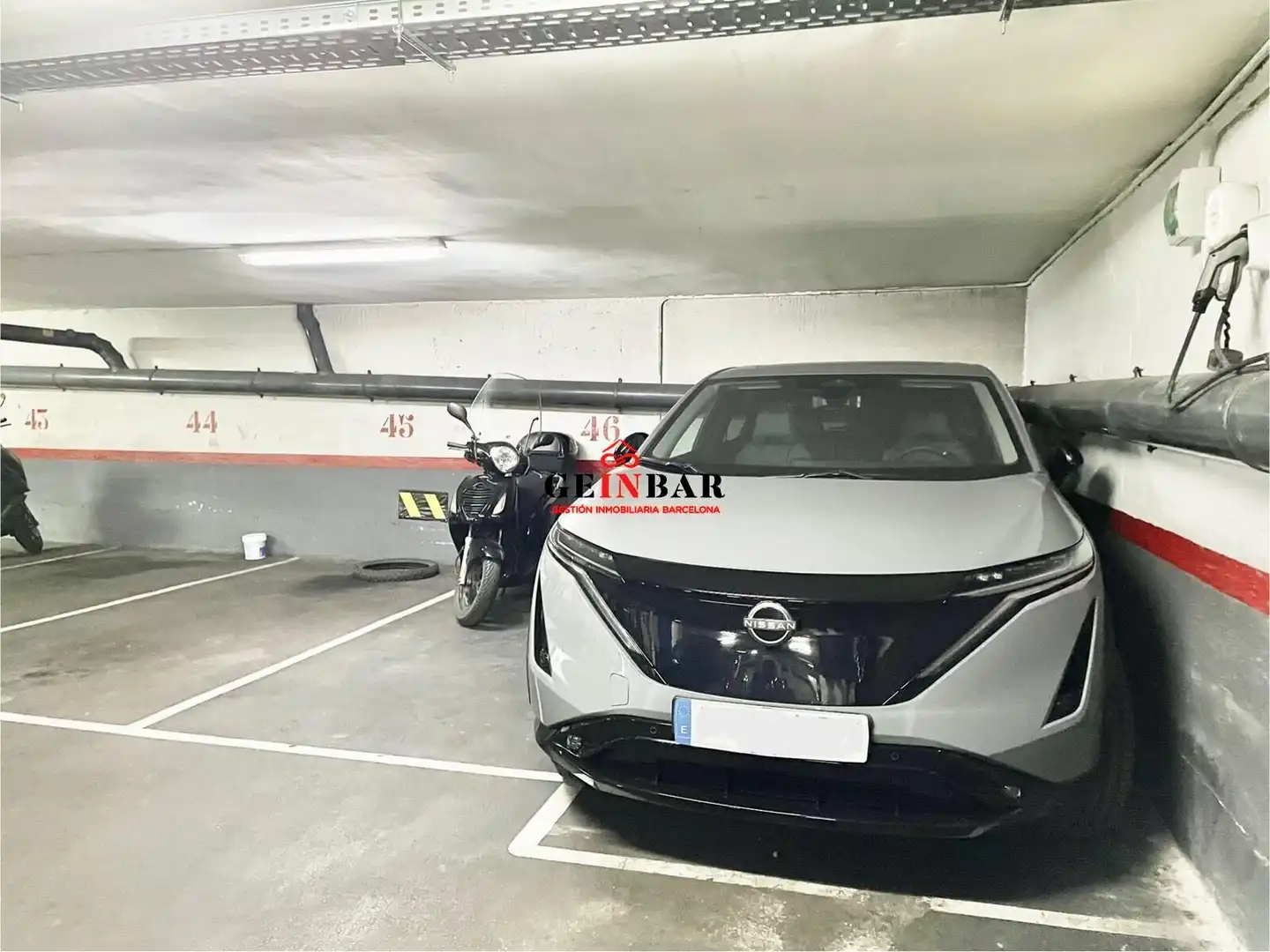 Parkplatz von Wohnung zum Verkauf in Barcelona mit Klimaanlage, Heizung und Parkett