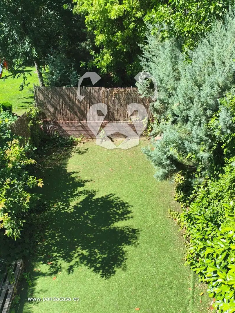 Jardí de Casa adosada de lloguer en La Moraleja amb Aire condicionat, Calefacció i Parquet