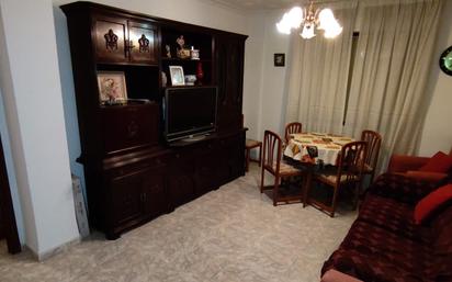Living room of Flat for sale in  Albacete Capital  with Heating, Furnished and Oven