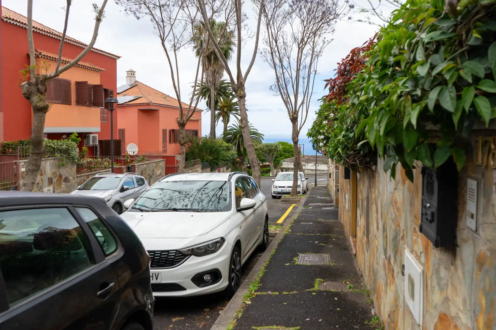 Aparcament de Casa adosada en venda en Tacoronte amb Jardí privat, Terrassa i Moblat