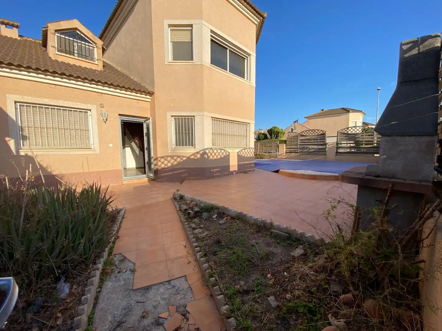 Chalet con piscina en venta en DE CURIE, imagen 3