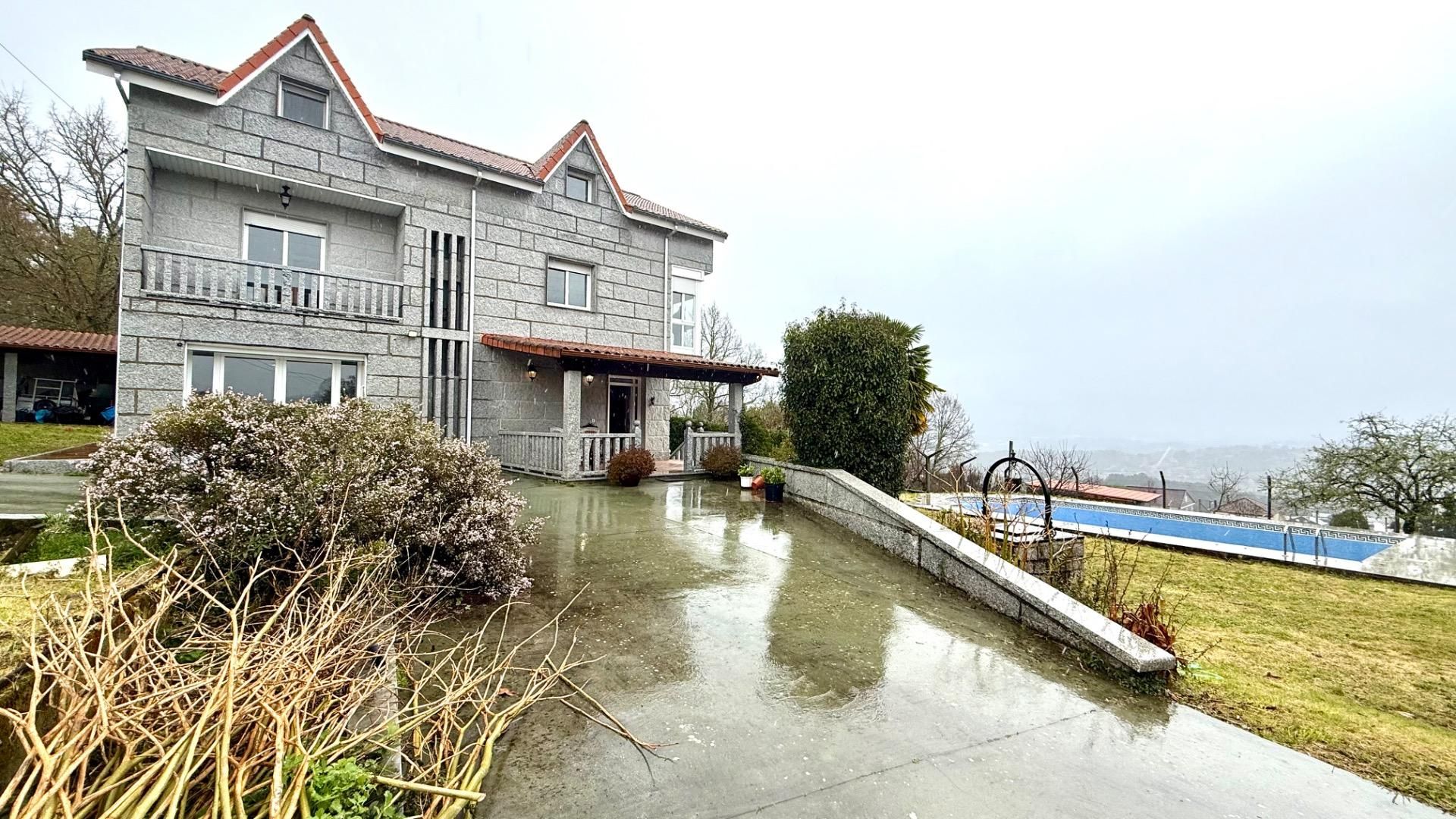 Vista exterior de Finca rústica en venta en Toén con Calefacción, Jardín privado y Trastero