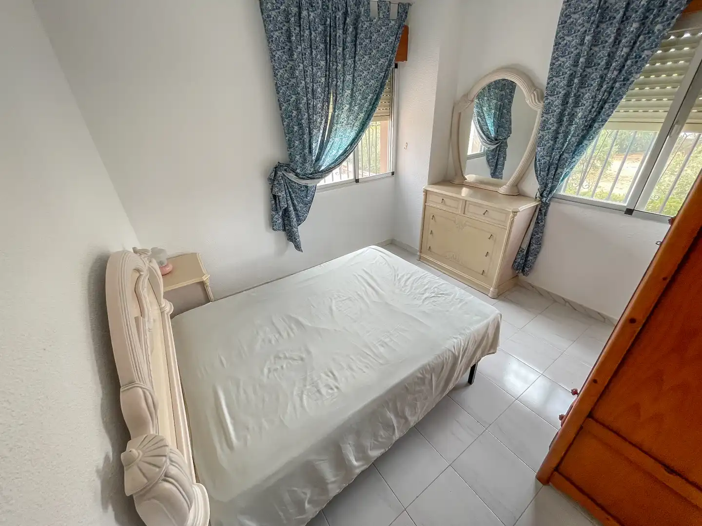 Dormitori de Casa o xalet en venda en Villa de Otura amb Jardí privat, Terrassa i Piscina