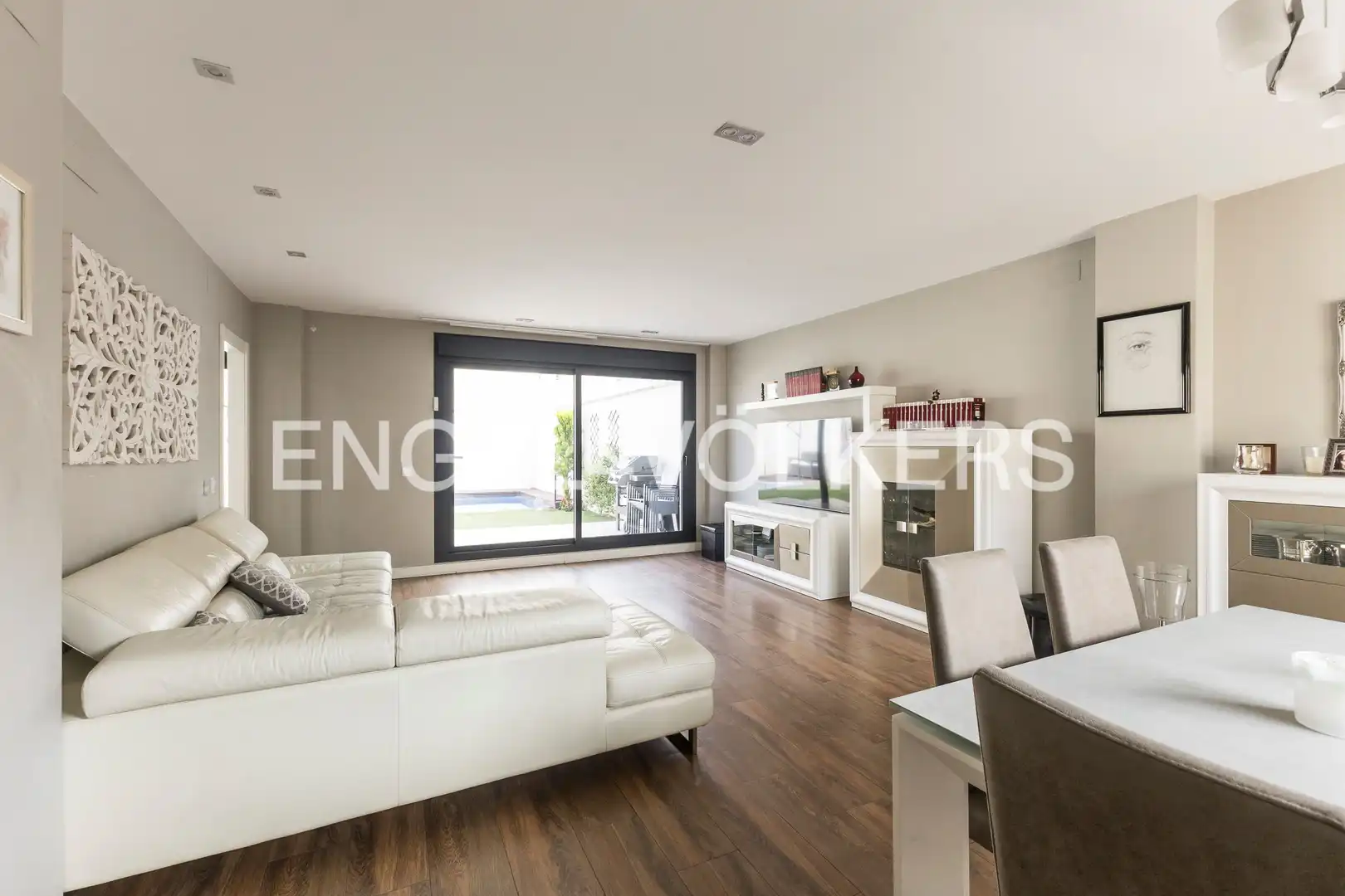 Living room of Detached homes for rent in Madrid  with Air Conditioner, Heating and Private garden