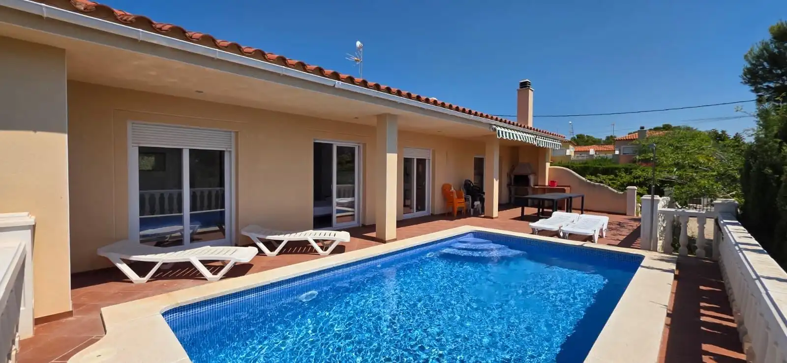 House with pool for sale in Les Tres Cales