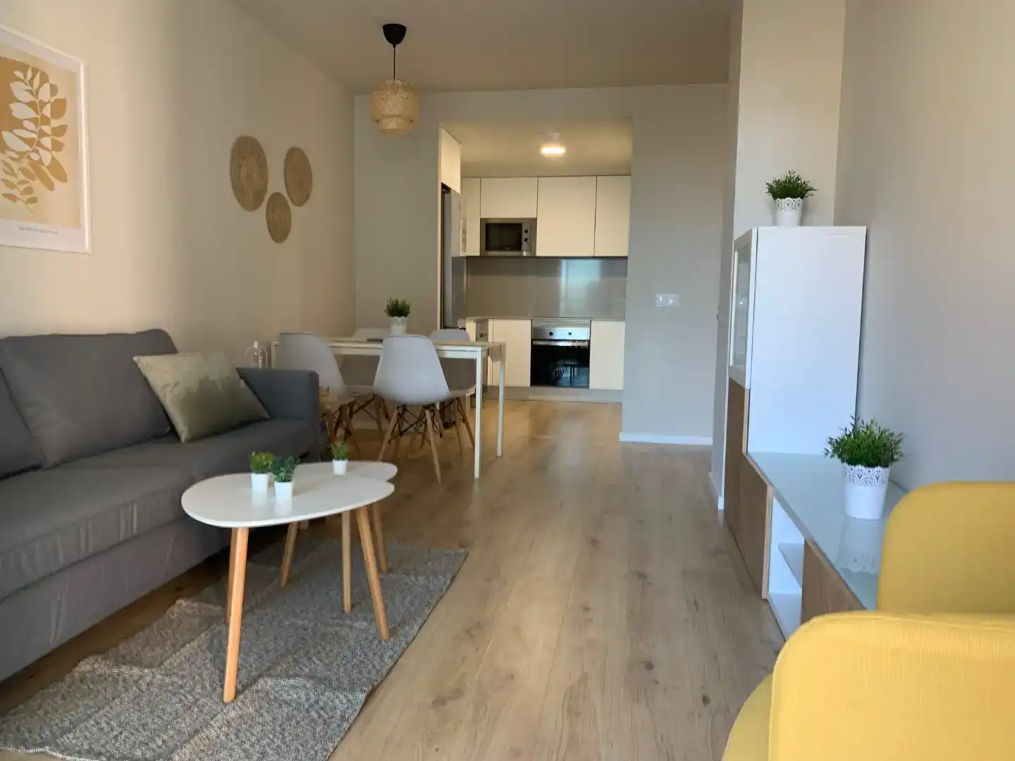 Living room of Flat for rent in Las Palmas de Gran Canaria  with Parquet flooring, Swimming Pool and Furnished