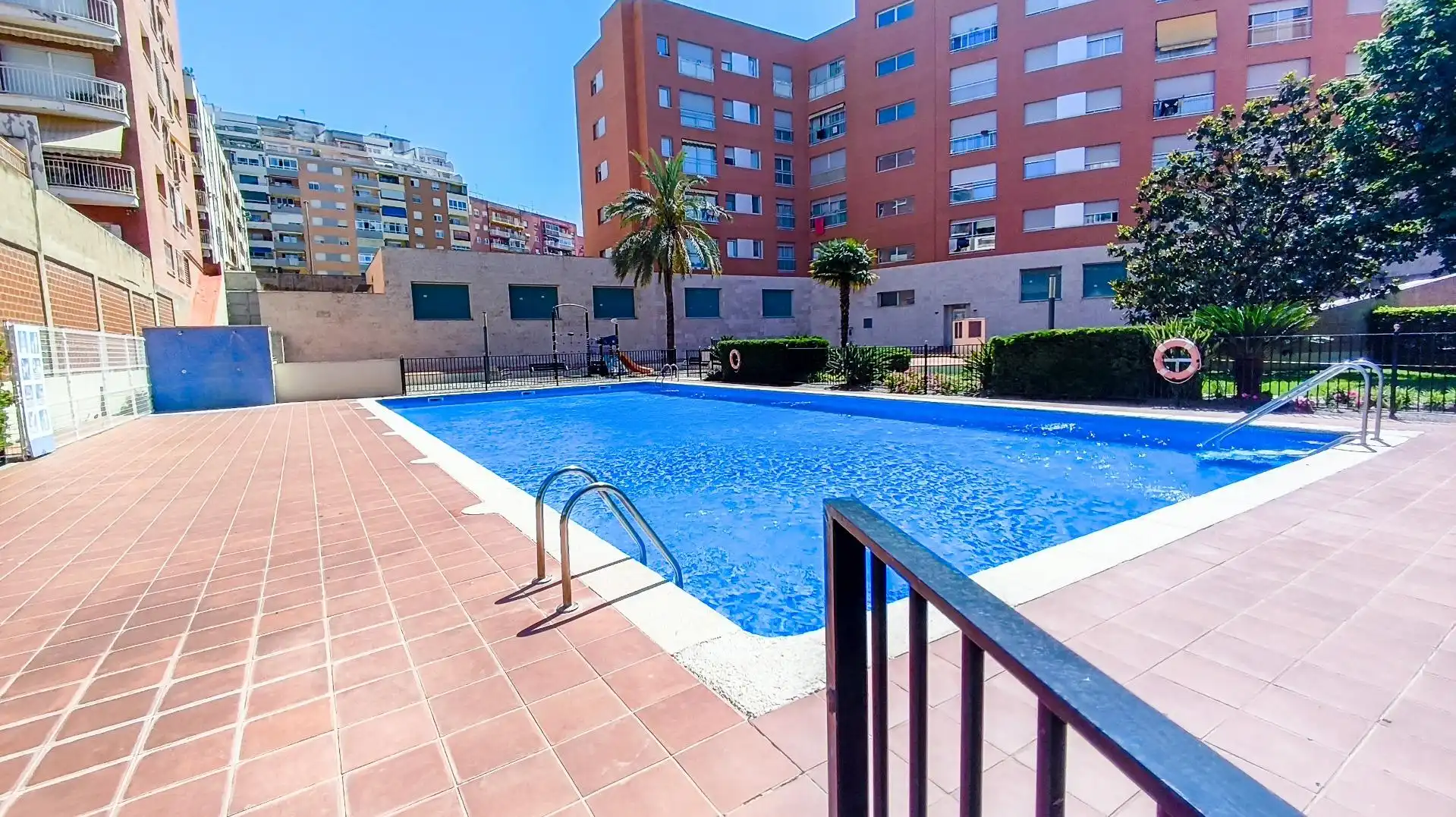 Piscina de Piso en venta en Reus con Jardín privado, Trastero y Piscina comunitaria