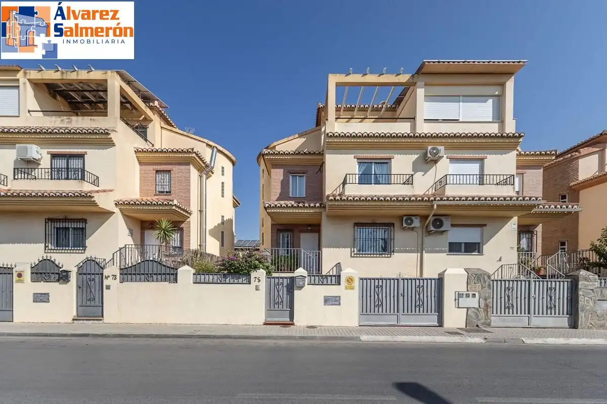 Casa pareada con piscina en venta en Calle CARLOS CANO (HI), imagen 37